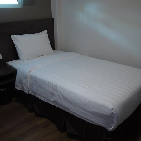 Kl Hotel ラブアン エクステリア 写真